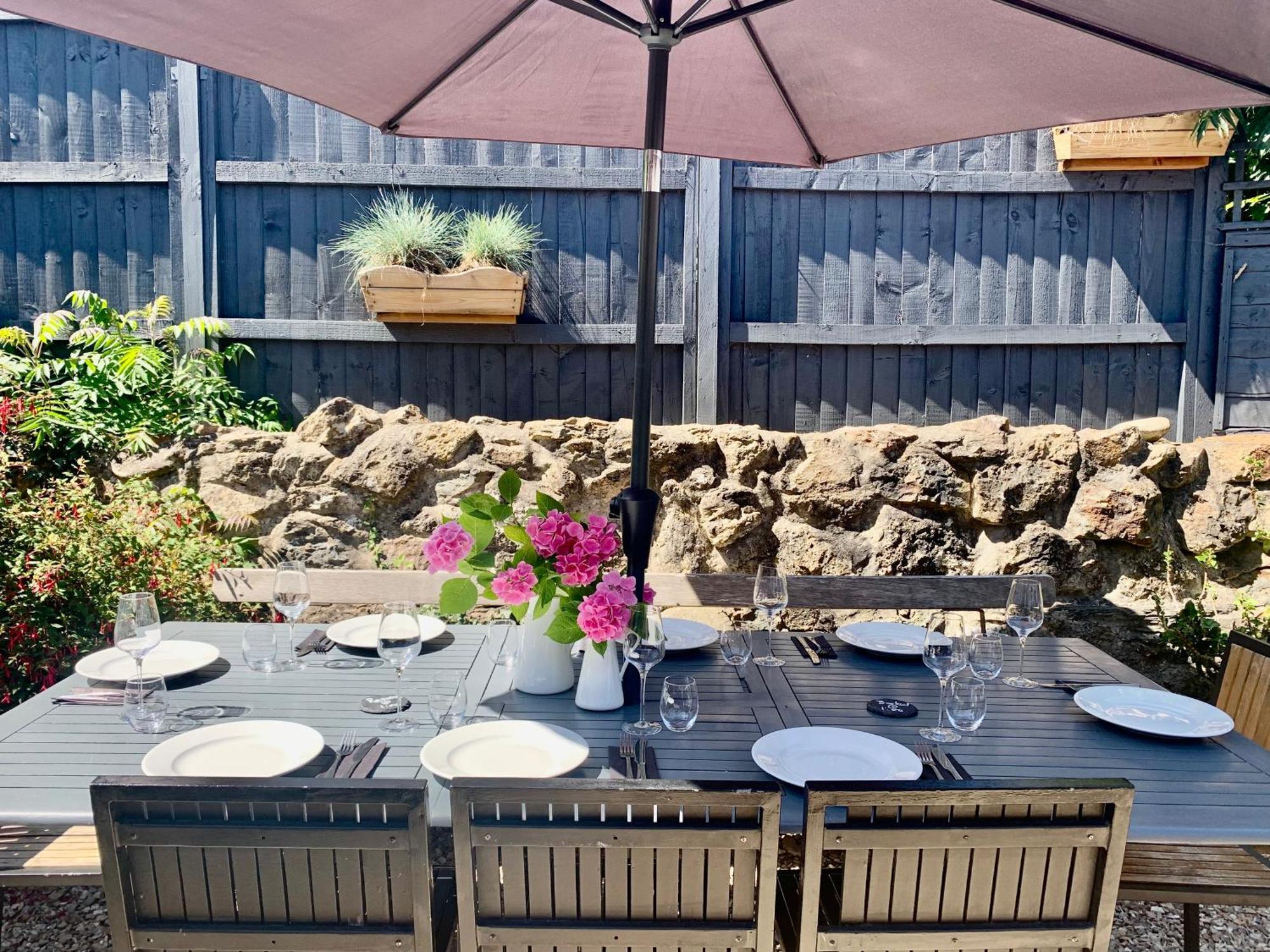 Blas At Fronlas Cafe - The Heart Of Newport ニューポート エクステリア 写真